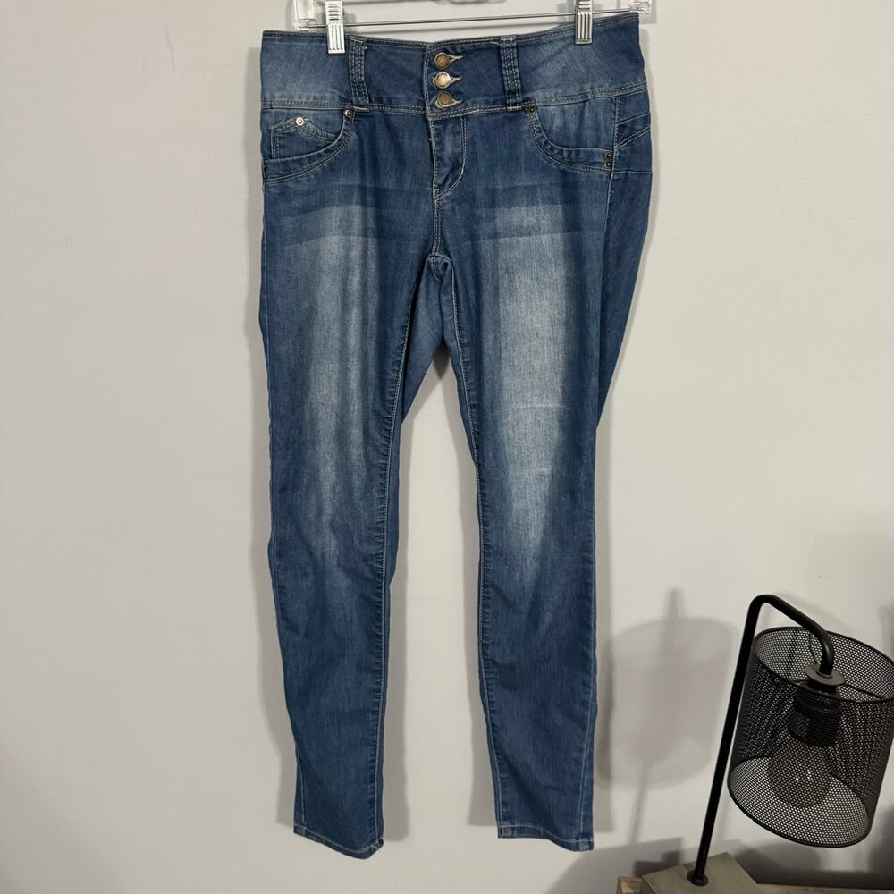 YMI Wanna Betta Butt? Jeans Light Wash Juniors Size 7 Straight Leg Triple Button